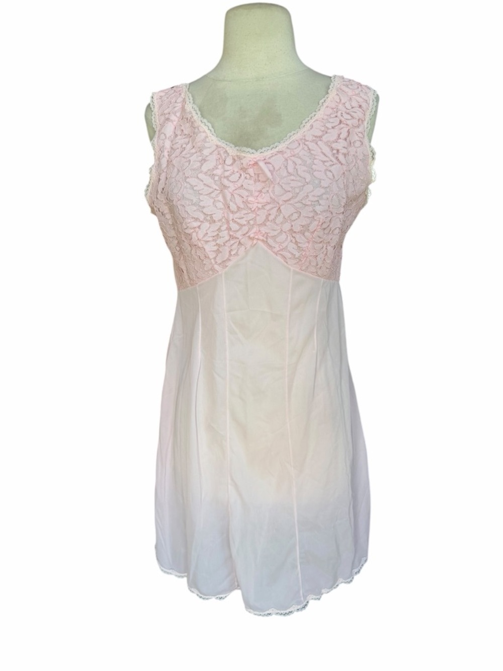 Deadstock w/o Tag 1960s Helion Nylon Chantillon Floral Lace‎ Bodice Nightgown